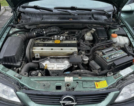 Зелений Опель Вектра, об'ємом двигуна 1.8 л та пробігом 356 тис. км за 2600 $, фото 1 на Automoto.ua