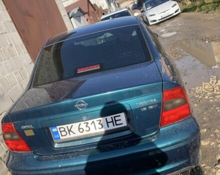 Зелений Опель Вектра, об'ємом двигуна 1.6 л та пробігом 200 тис. км за 1800 $, фото 2 на Automoto.ua