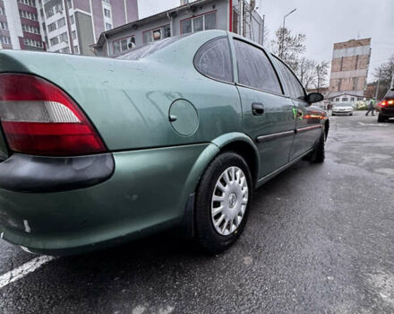 Зелений Опель Вектра, об'ємом двигуна 1.8 л та пробігом 356 тис. км за 2600 $, фото 6 на Automoto.ua