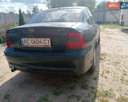Зеленый Опель Вектра, объемом двигателя 1.6 л и пробегом 350 тыс. км за 1700 $, фото 2 на Automoto.ua