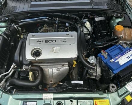 Зеленый Опель Вектра, объемом двигателя 1.6 л и пробегом 320 тыс. км за 2650 $, фото 5 на Automoto.ua