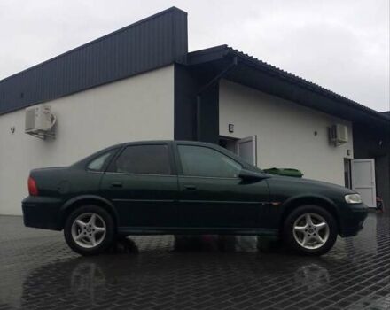 Зеленый Опель Вектра, объемом двигателя 2.2 л и пробегом 237 тыс. км за 2999 $, фото 2 на Automoto.ua