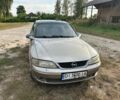 Зелений Опель Вектра, об'ємом двигуна 2 л та пробігом 400 тис. км за 1000 $, фото 1 на Automoto.ua