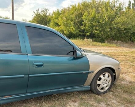 Зелений Опель Вектра, об'ємом двигуна 2 л та пробігом 400 тис. км за 1000 $, фото 3 на Automoto.ua
