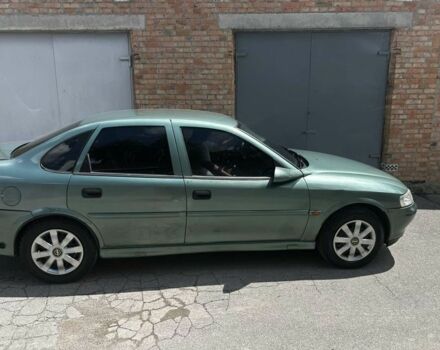 Зеленый Опель Вектра, объемом двигателя 1.6 л и пробегом 320 тыс. км за 2650 $, фото 3 на Automoto.ua
