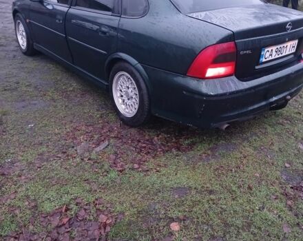 Зелений Опель Вектра, об'ємом двигуна 1.8 л та пробігом 1000 тис. км за 2500 $, фото 4 на Automoto.ua