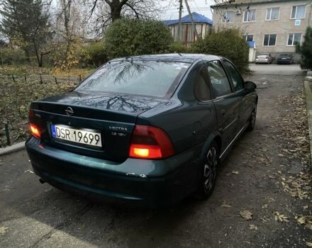 Зеленый Опель Вектра, объемом двигателя 1.8 л и пробегом 350 тыс. км за 1550 $, фото 3 на Automoto.ua