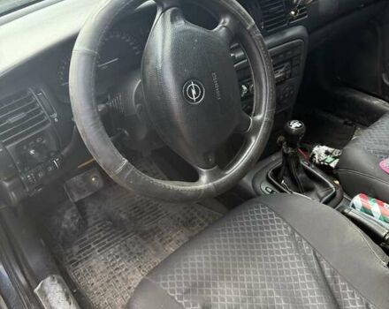 Зеленый Опель Вектра, объемом двигателя 1.8 л и пробегом 225 тыс. км за 1200 $, фото 10 на Automoto.ua