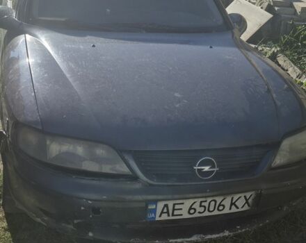 Зеленый Опель Вектра, объемом двигателя 2 л и пробегом 320 тыс. км за 1319 $, фото 4 на Automoto.ua