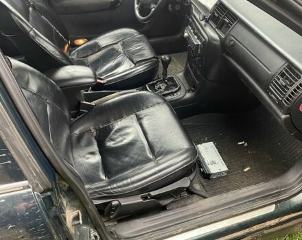 Зеленый Опель Вектра, объемом двигателя 2.2 л и пробегом 200 тыс. км за 594 $, фото 4 на Automoto.ua