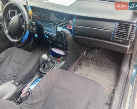 Зеленый Опель Вектра, объемом двигателя 1.6 л и пробегом 88 тыс. км за 2600 $, фото 4 на Automoto.ua