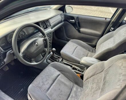 Зеленый Опель Вектра, объемом двигателя 0 л и пробегом 300 тыс. км за 1100 $, фото 7 на Automoto.ua