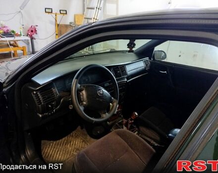 Зеленый Опель Вектра, объемом двигателя 2 л и пробегом 370 тыс. км за 2500 $, фото 7 на Automoto.ua