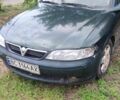 Зеленый Опель Вектра, объемом двигателя 2 л и пробегом 500 тыс. км за 1500 $, фото 1 на Automoto.ua