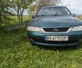 Зеленый Опель Вектра, объемом двигателя 2 л и пробегом 300 тыс. км за 2500 $, фото 1 на Automoto.ua