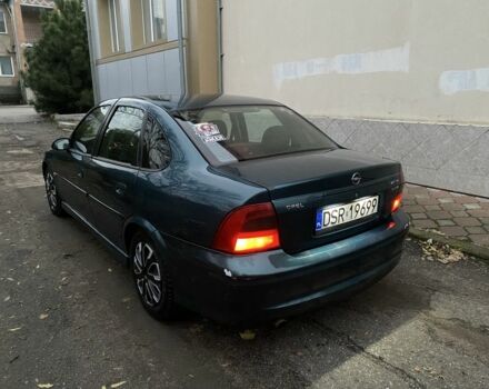 Зеленый Опель Вектра, объемом двигателя 1.8 л и пробегом 350 тыс. км за 1550 $, фото 4 на Automoto.ua