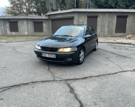 Зелений Опель Вектра, об'ємом двигуна 2 л та пробігом 200 тис. км за 999 $, фото 9 на Automoto.ua