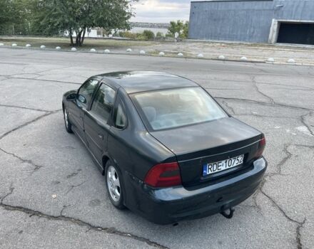 Зелений Опель Вектра, об'ємом двигуна 2 л та пробігом 200 тис. км за 999 $, фото 2 на Automoto.ua