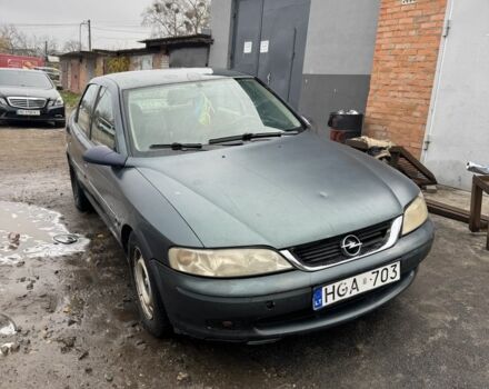 Зелений Опель Вектра, об'ємом двигуна 2 л та пробігом 300 тис. км за 900 $, фото 1 на Automoto.ua