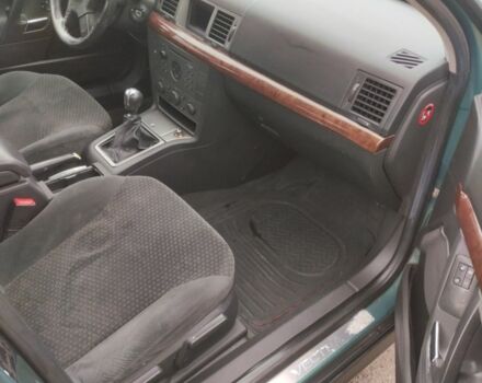 Зелений Опель Вектра, об'ємом двигуна 2 л та пробігом 333 тис. км за 2100 $, фото 17 на Automoto.ua