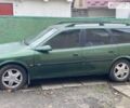 Зеленый Опель Вектра, объемом двигателя 1.8 л и пробегом 300 тыс. км за 1600 $, фото 1 на Automoto.ua