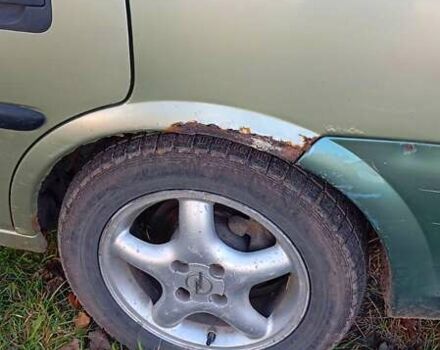 Зеленый Опель Вектра, объемом двигателя 1.6 л и пробегом 360 тыс. км за 1100 $, фото 8 на Automoto.ua