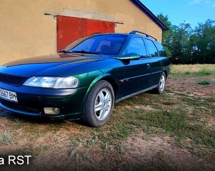 Зеленый Опель Вектра, объемом двигателя 1.8 л и пробегом 280 тыс. км за 2350 $, фото 1 на Automoto.ua