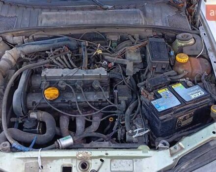 Зеленый Опель Вектра, объемом двигателя 1.6 л и пробегом 360 тыс. км за 1100 $, фото 7 на Automoto.ua