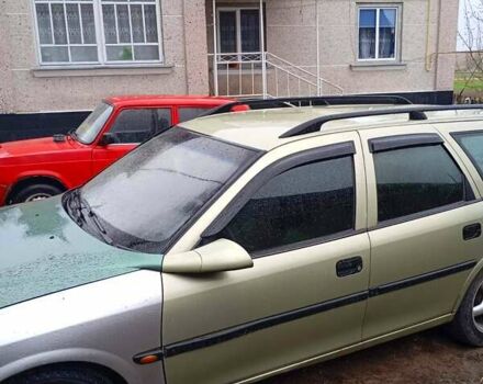 Зеленый Опель Вектра, объемом двигателя 1.6 л и пробегом 360 тыс. км за 1100 $, фото 2 на Automoto.ua