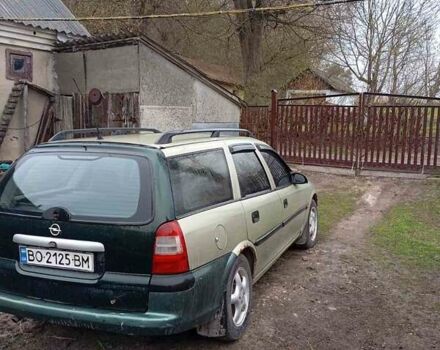 Зеленый Опель Вектра, объемом двигателя 1.6 л и пробегом 360 тыс. км за 1100 $, фото 4 на Automoto.ua