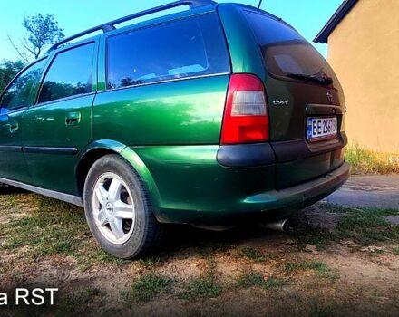 Зеленый Опель Вектра, объемом двигателя 1.8 л и пробегом 280 тыс. км за 2350 $, фото 2 на Automoto.ua