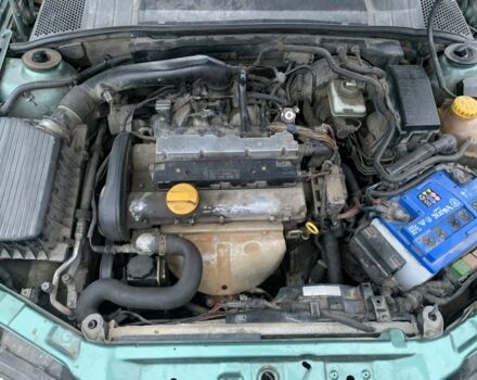 Зеленый Опель Вектра, объемом двигателя 1.6 л и пробегом 250 тыс. км за 2400 $, фото 3 на Automoto.ua