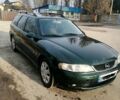 Зеленый Опель Вектра, объемом двигателя 2 л и пробегом 300 тыс. км за 2999 $, фото 1 на Automoto.ua