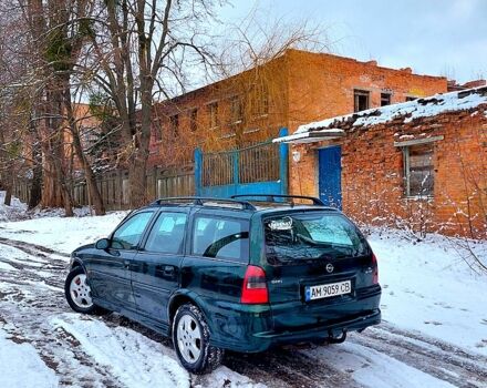 Зелений Опель Вектра, об'ємом двигуна 18 л та пробігом 0 тис. км за 1800 $, фото 2 на Automoto.ua