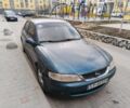 Зелений Опель Вектра, об'ємом двигуна 1.6 л та пробігом 250 тис. км за 1000 $, фото 2 на Automoto.ua