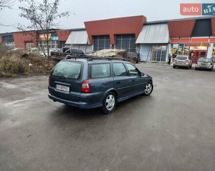 Зелений Опель Вектра, об'ємом двигуна 2 л та пробігом 450 тис. км за 2450 $, фото 2 на Automoto.ua