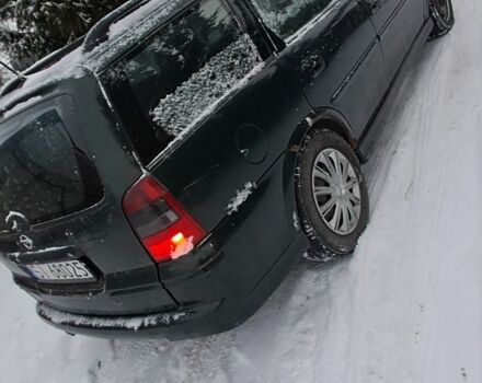 Зеленый Опель Вектра, объемом двигателя 1.6 л и пробегом 252 тыс. км за 950 $, фото 2 на Automoto.ua