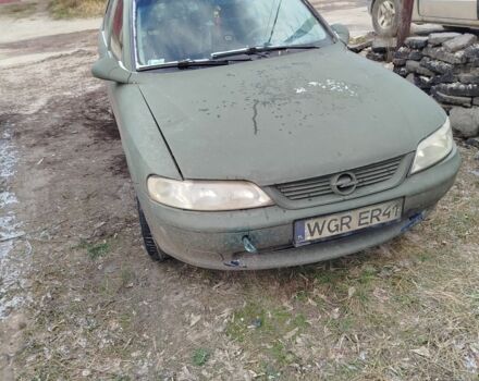 Зеленый Опель Вектра, объемом двигателя 2 л и пробегом 325 тыс. км за 1200 $, фото 1 на Automoto.ua