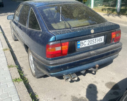 Зеленый Опель Вектра, объемом двигателя 2.5 л и пробегом 220 тыс. км за 500 $, фото 2 на Automoto.ua