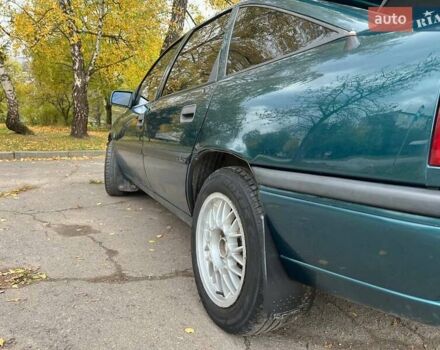 Зелений Опель Вектра, об'ємом двигуна 1.6 л та пробігом 280 тис. км за 1850 $, фото 7 на Automoto.ua