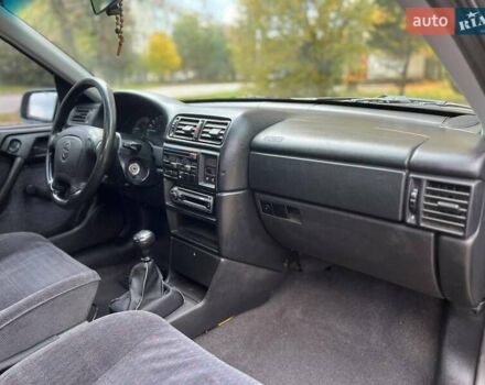 Зелений Опель Вектра, об'ємом двигуна 1.6 л та пробігом 280 тис. км за 1850 $, фото 10 на Automoto.ua