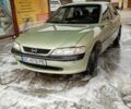 Зеленый Опель Вектра, объемом двигателя 2 л и пробегом 358 тыс. км за 1800 $, фото 1 на Automoto.ua