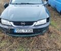 Зелений Опель Вектра, об'ємом двигуна 0 л та пробігом 250 тис. км за 700 $, фото 1 на Automoto.ua