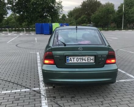 Зеленый Опель Вектра, объемом двигателя 1.8 л и пробегом 260 тыс. км за 2450 $, фото 3 на Automoto.ua