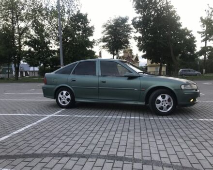 Зеленый Опель Вектра, объемом двигателя 1.8 л и пробегом 260 тыс. км за 2450 $, фото 5 на Automoto.ua