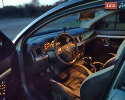 Зеленый Опель Вектра, объемом двигателя 1.9 л и пробегом 340 тыс. км за 3800 $, фото 5 на Automoto.ua
