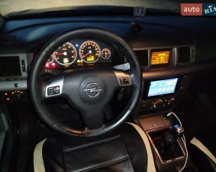 Зеленый Опель Вектра, объемом двигателя 1.9 л и пробегом 340 тыс. км за 3300 $, фото 6 на Automoto.ua