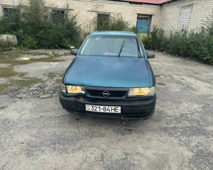 Зеленый Опель Вектра, объемом двигателя 1.6 л и пробегом 400 тыс. км за 624 $, фото 1 на Automoto.ua