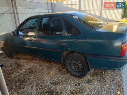 Зелений Опель Вектра, об'ємом двигуна 1.6 л та пробігом 412 тис. км за 1800 $, фото 1 на Automoto.ua