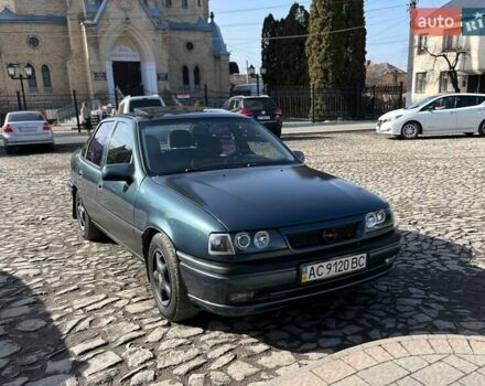 Зеленый Опель Вектра, объемом двигателя 1.79 л и пробегом 350 тыс. км за 2100 $, фото 1 на Automoto.ua
